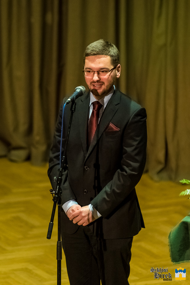 Karácsonyi műsor a művelődési házban © Siklósi Hírek - fotó: Kacsúr Tamás