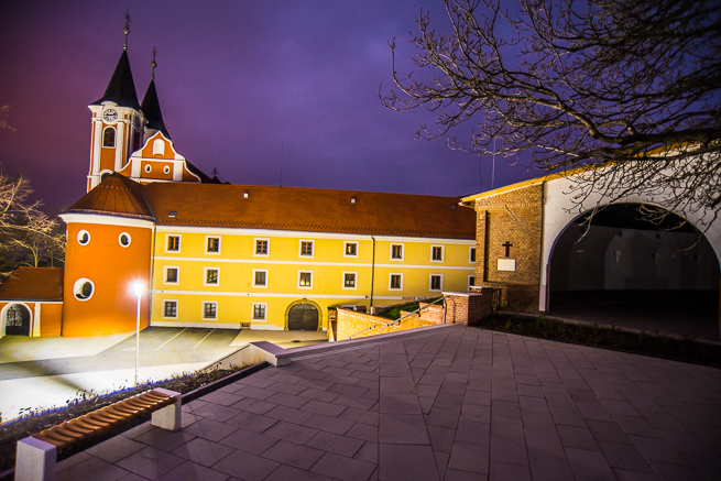 A máriagyűdi templom éjszaka © Kacsúr Tamás