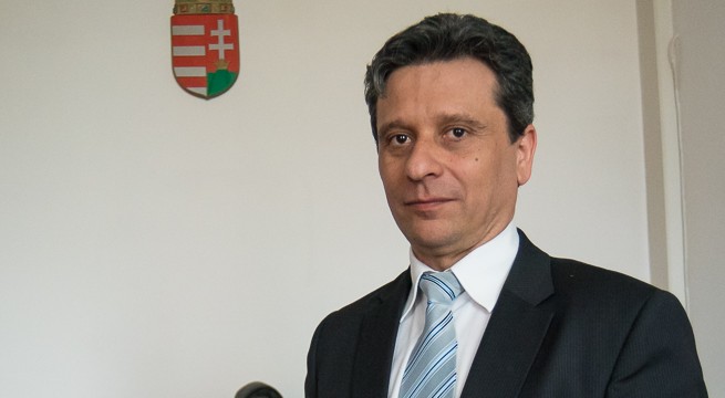 dr-harmati-bela