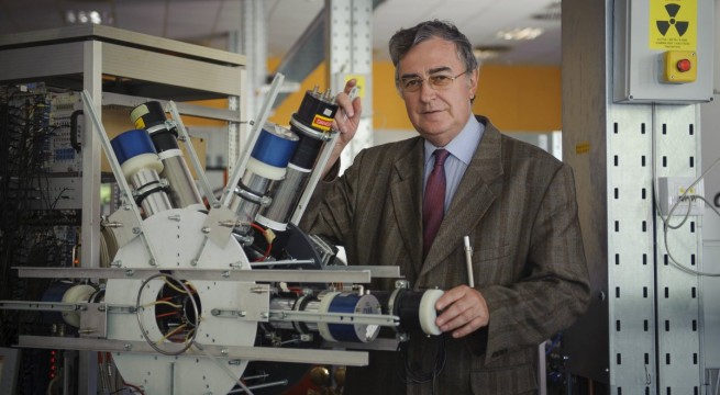 Krasznahorkay Attila, a Magyar Tudományos Akadémia Atommagkutató Intézetében. Fotó: Czeglédi Zsolt, MTI