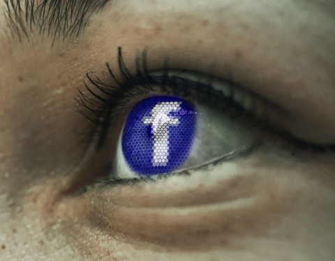 facebookszem