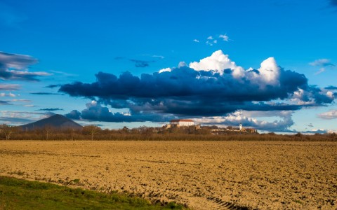 var-felhok