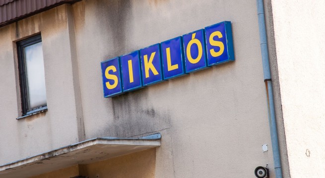 vasut-siklos-felirat