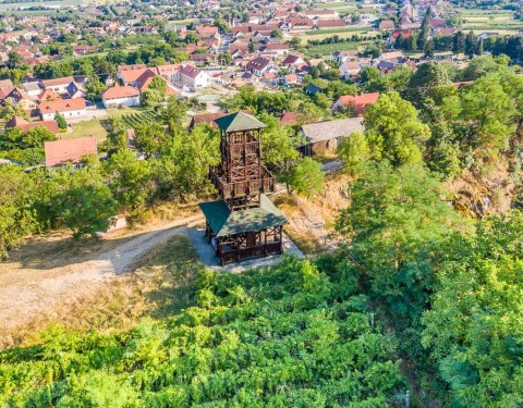 villanyi-kilato-templom-hegy