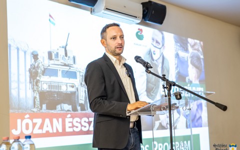 Azbej Tristan Siklósi előadásán