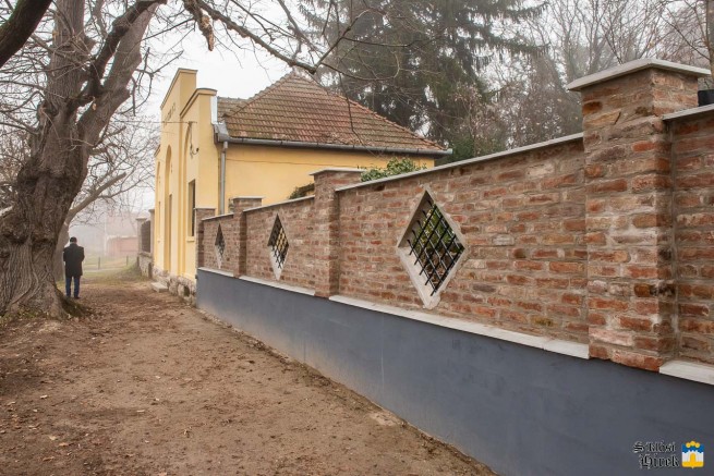 Megújult a zsidó temető kerítése Siklóson