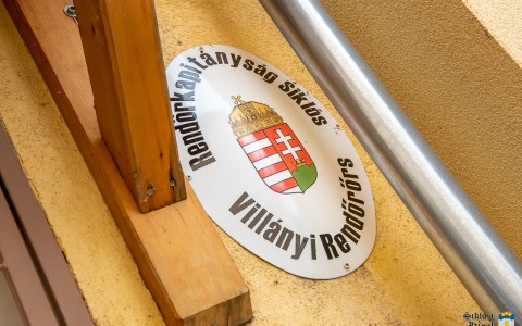 villany-rendorors-tabla