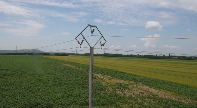 villanyoszlop