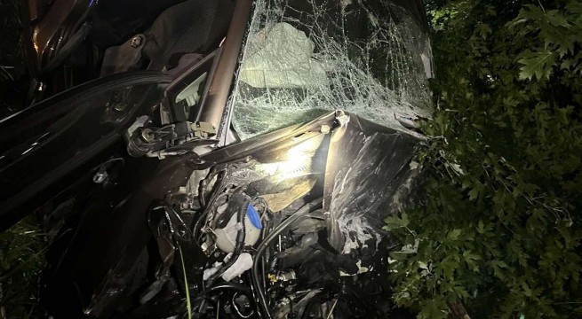Balesetben összetört Seat Újfehértónál.