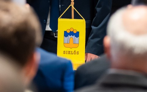 6sikloszaszlo